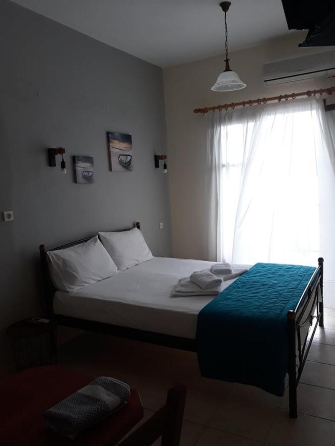 Violetta Studios & Apartments Milina Luaran gambar