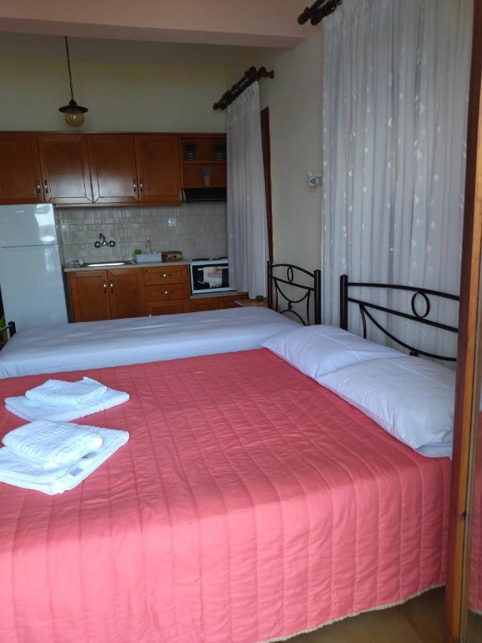 Violetta Studios & Apartments Milina Luaran gambar