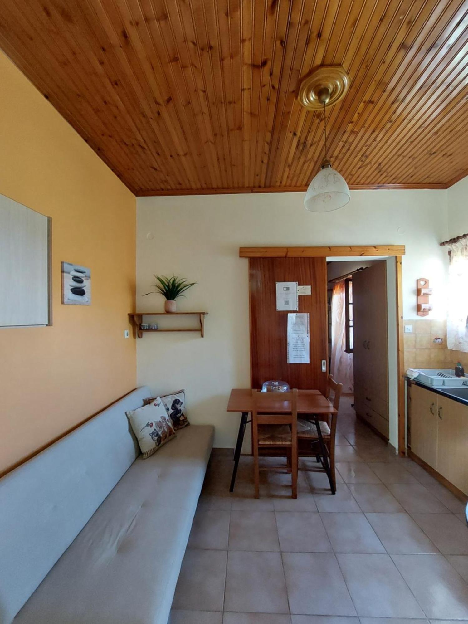 Violetta Studios & Apartments Milina Luaran gambar