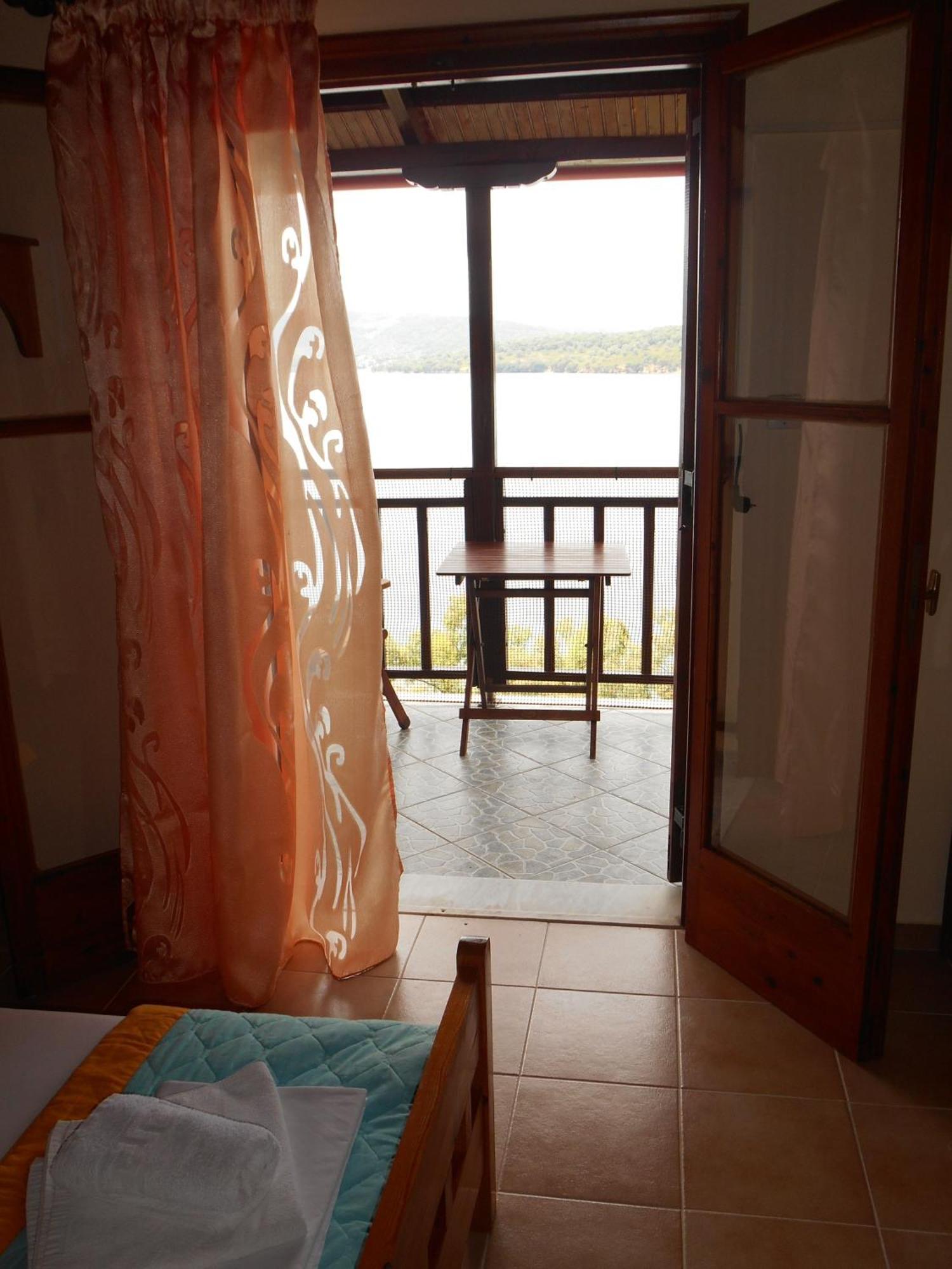 Violetta Studios & Apartments Milina Bilik gambar