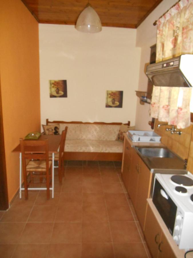 Violetta Studios & Apartments Milina Luaran gambar